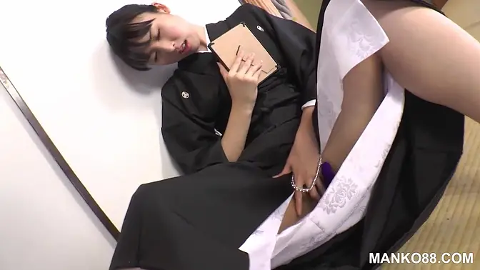 Lonely Asian wife satisfies herself with cock play