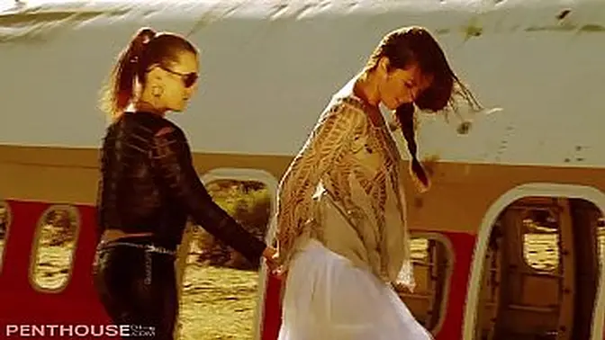 Sexy Lesbian stars Allie and Jenna 69 and fingerbang in the Desert 