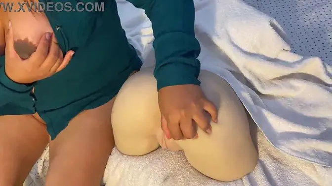 Amateur slut rides big dong in doggystyle fuck session