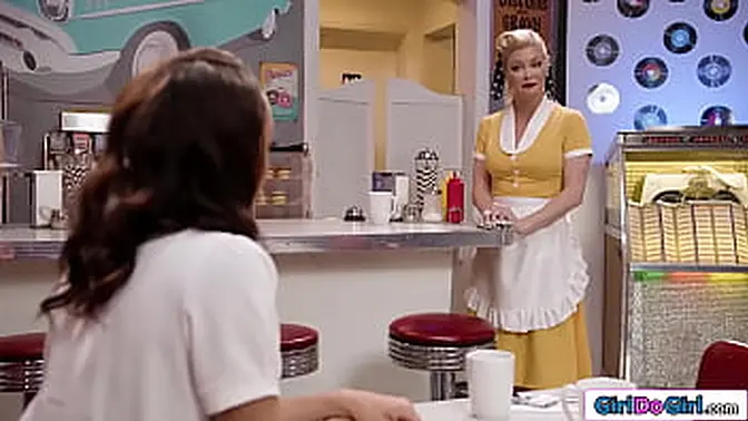 MILF waitress eats black ebony pussy in restaurant