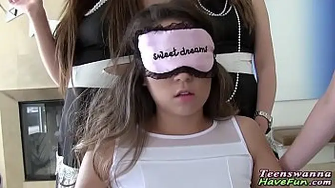 Amateur teens get hot and heavy at wild party