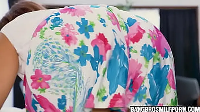 Desperate stud wants to fuck his sexy milf