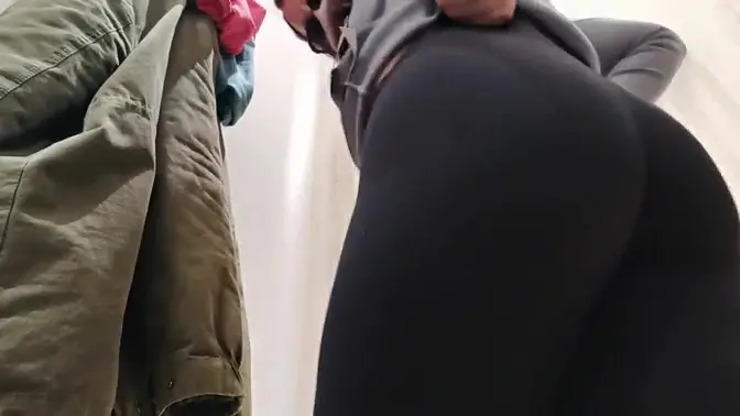 Adorable perfect ass of Italian milf ready to be watched in public
