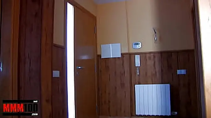 Plumber pounds cheating housewife's ass