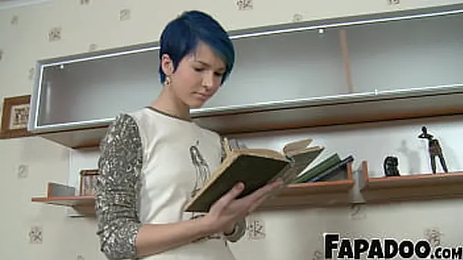 18yo Salon babe deepthroats and gets pounded