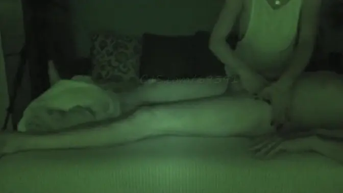 Hot masseuse gives handjob during real massage