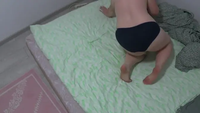 The husband put a hidden camera in the bedroom to watch his wife Mature bbw with juicy ass fingering early in the morning on the bed