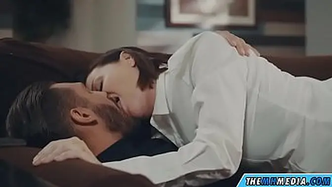 Sultry MILF seduces with romantic touch