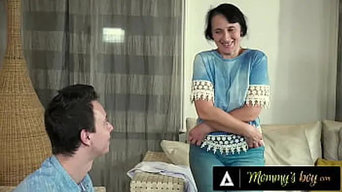 milf Maid Wants Hung 18yo Guy′s Dick