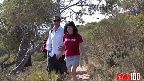 Jorge Fernandez fucks a very pretty Spanish girl