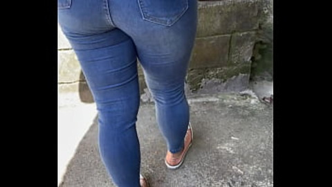 SHE TAKES DOWN HER JEANS TO GET HER NICE ASS FUCKED OUTDOORS!!