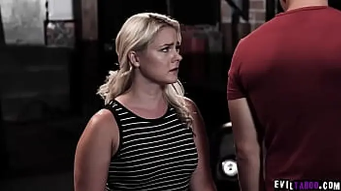 Hunk tricks innocent girl into hardcore MILF BDSM