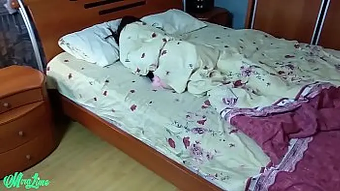 Teen slut gets double penetration with big ass plug