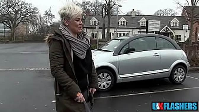 Can Everyone See my Pussy? Shameless Bree Branning Flashing and Pissing for UK-Flashers