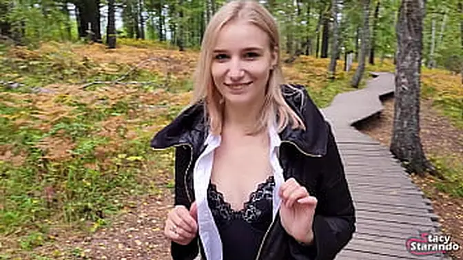 My girlfriend wanted to have sex with me when we were walking in public place 