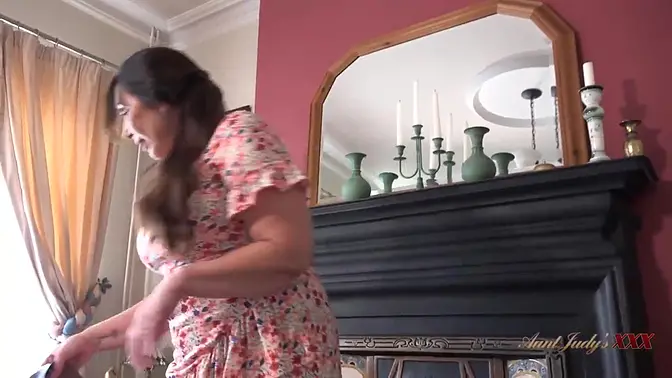 Your Busty Mature milf Josephine James gives you a blowjob (POV Experience)