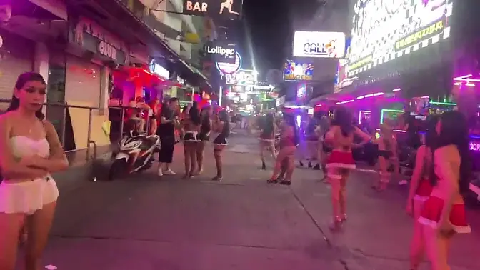 Night sessions in Thailand: Girls Gone Wild