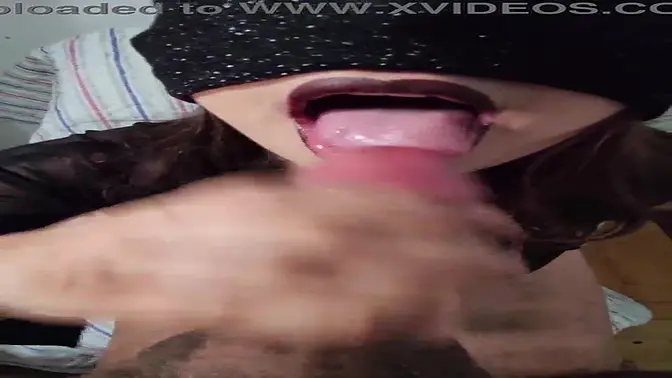 Young Jovencita with Gozada gets cum in her mouth while sucking boobs