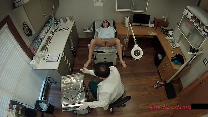 Innocent Teen Alexa Rydell's gyno exam turns sexy