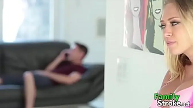 Seductive Stepmom gets pounded by her secret lover