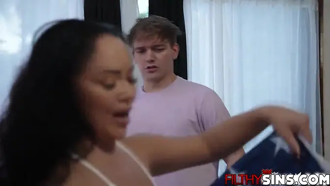 MILF Latina gets her ass pounded and gives a sloppy blowjob