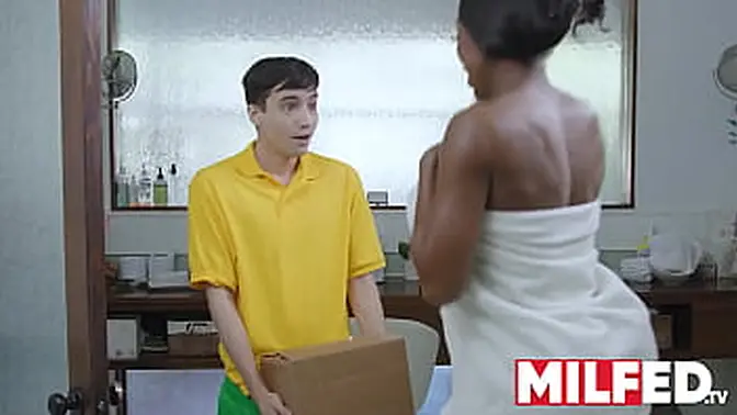 Amazon Delivery Guy Delivers His Cock - MILFED