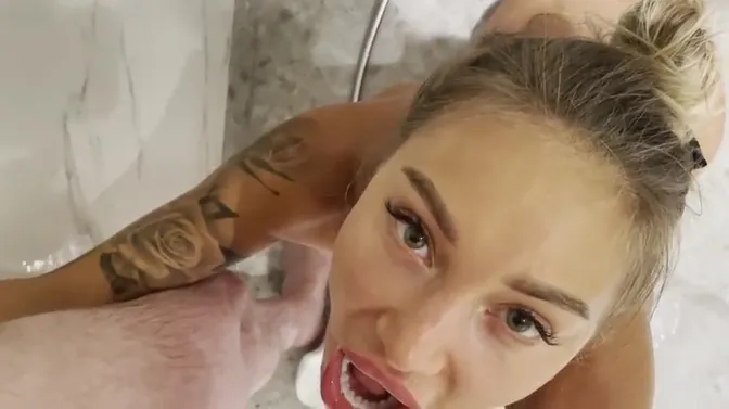 Monika Fox Never Experienced Cumming From Such Fine Sex & Mutual Pissing