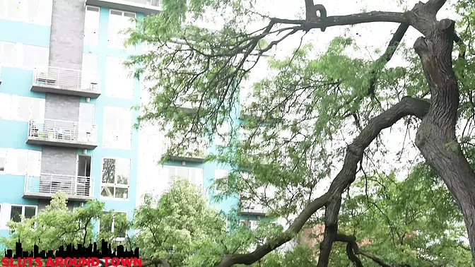 Cheerleader deepthroats star quarterback's big cock