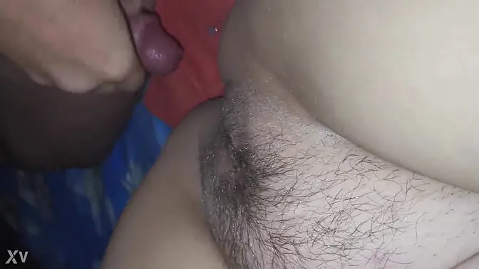 Russian girlfriend shows off her hairy pussy in homemade sex video