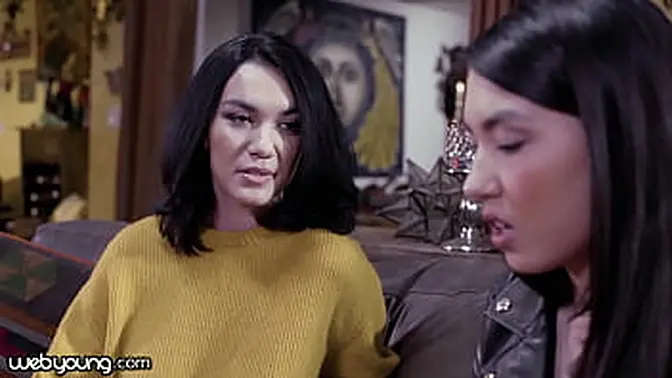 Mina Moon licks and fingers her lesbian lover