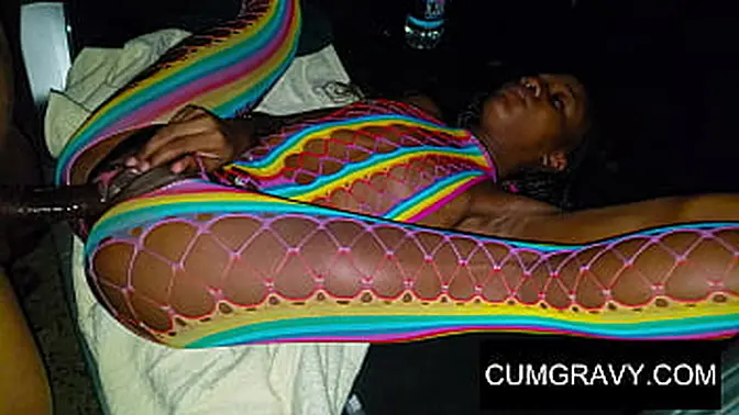 Ebony MILF enjoys deepthroat and anal on the beach