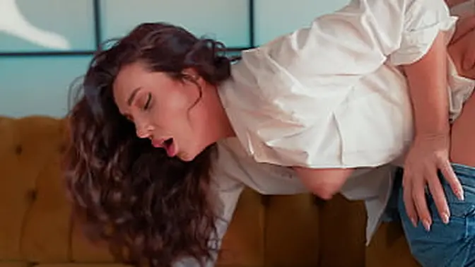 Bedroom Beauty takes it in the ass and swallows