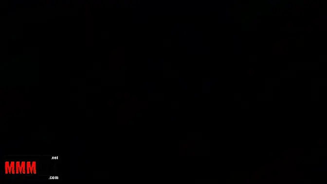 Black slut's hairy pussy and wet anal squirts