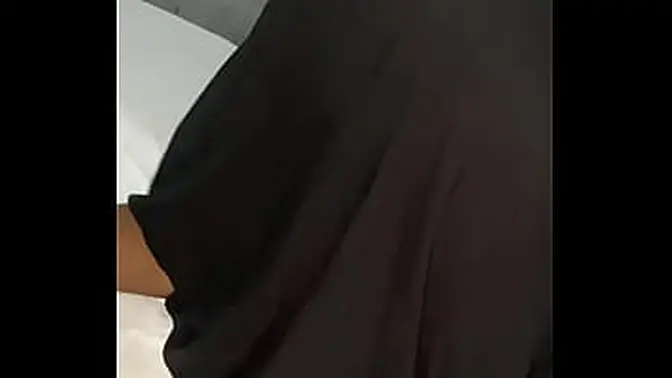 Stunning woman performs amazing solo sex acts