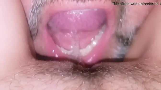 Hot wife's golden shower: Drinker licks and drinks her pee