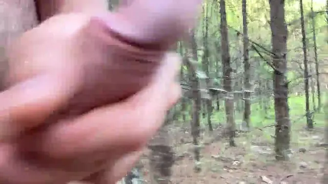 Clitlicker662's solo outdoor session in the park