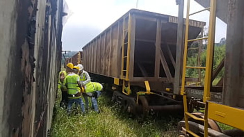 The workers went hard at lunchtime, they fucked their passive colleague and gave him lots of milk for dessert.
