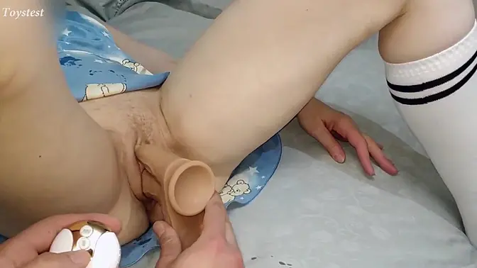 BigShocked Dildo versus girlfriend