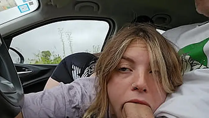 They find me GIVING A BLOWJOB TO MY boyfriend IN THE CAR CUM MOUTH