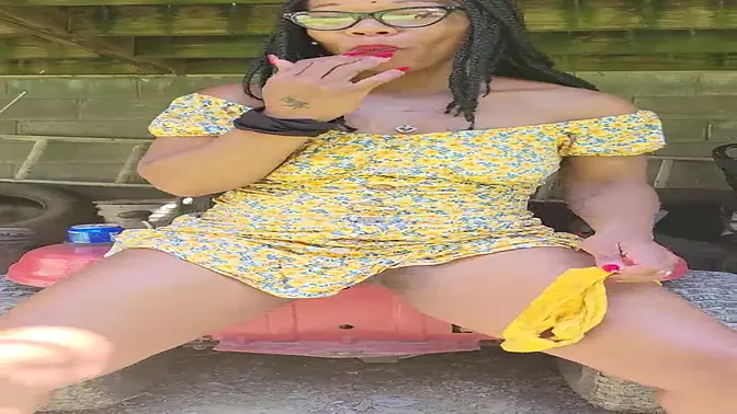 Hidden porch blowjobs with peeing and xixi fun