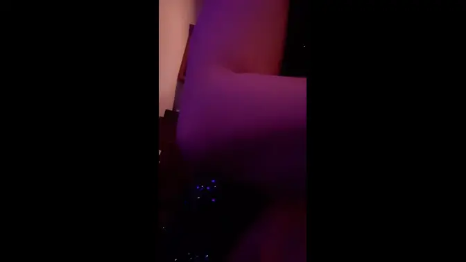 Destiny Mae entire dancing set with a long stripper pole at the Oval Office!