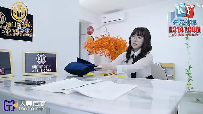 White-Breasted Teacher Seduces Student for Big Cock & Big Ass Doggy Fuck