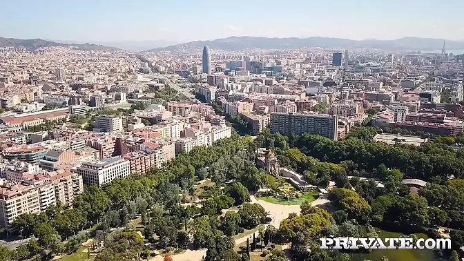 Gorgeous model Hannah Vivienne takes a sloppy blowjob and hard anal pounding