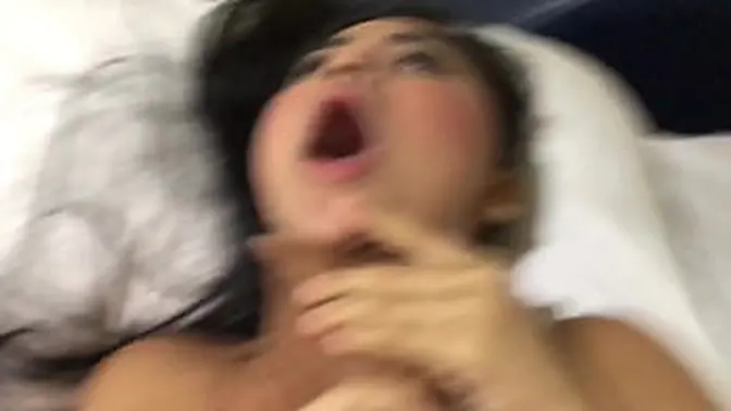 Colombian whore moans while getting hardsex in motel