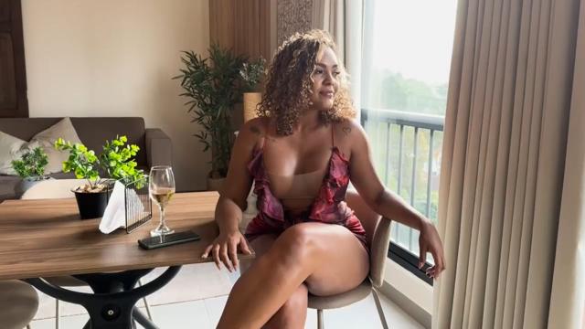 Curvy Hot ebony milf its planted for her Date and fuck the chef big cock for confort- Carla Morelli