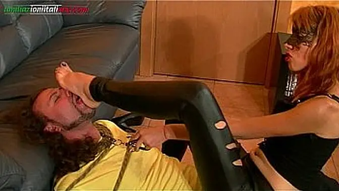 Italian beauty dominates man with her beautiful feet