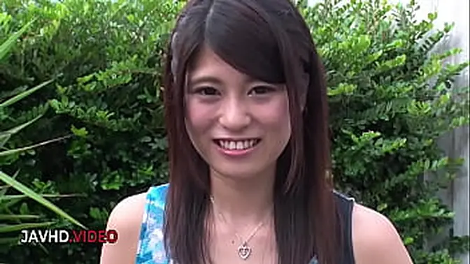 Japanese beauty gives wild outdoor blowjob