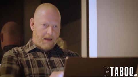 Loreli’s Camming Hustle Turns Into Steamy Hookup With Clueless hunk!