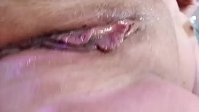 Hot MILF AimeeParadise spreads her wet cunt for pleasure