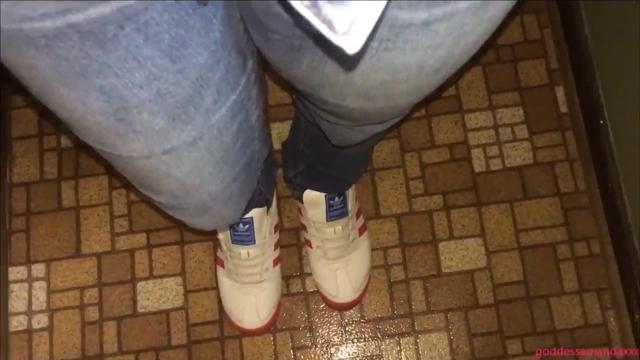 Follow My Pussy Peeing In The Toilet